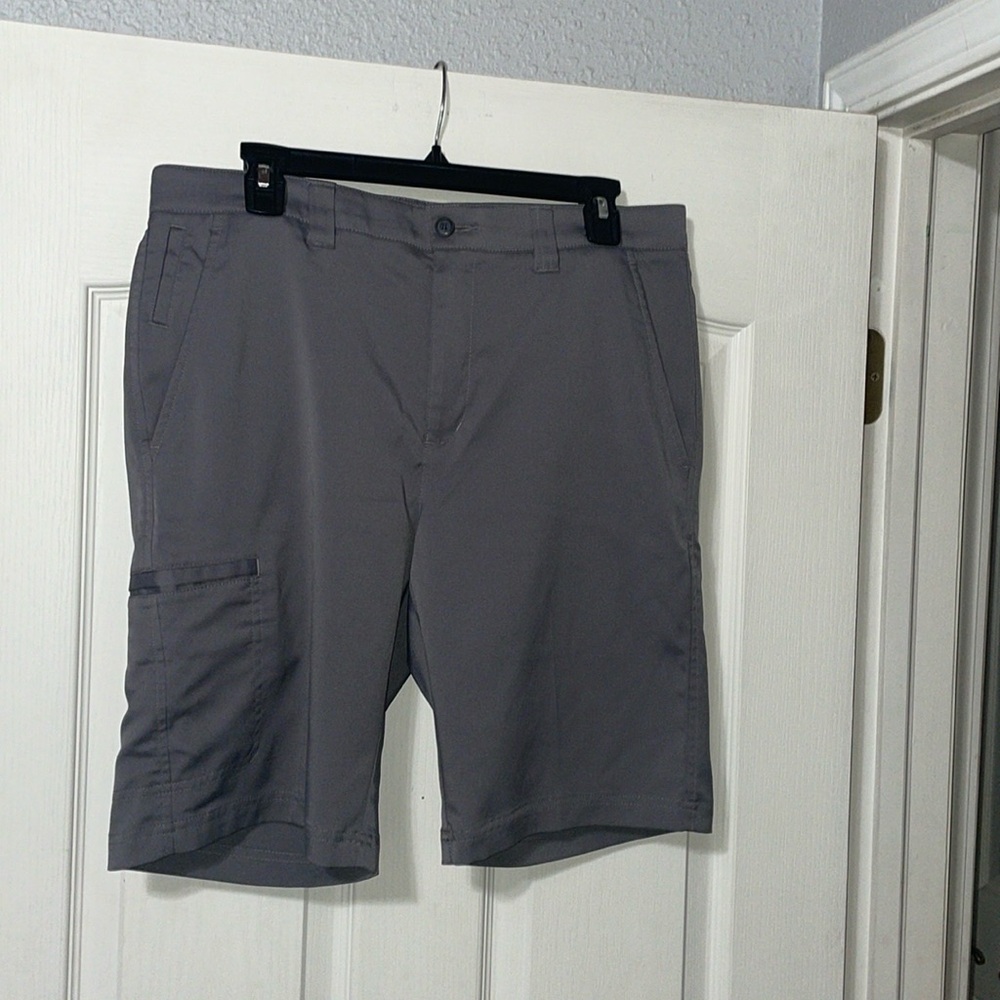 PGA Tour Golf Shorts size 32